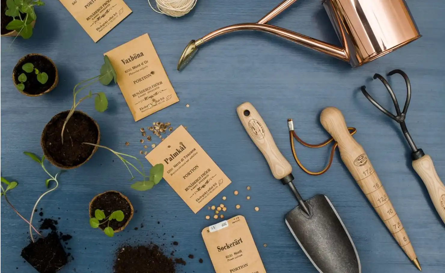 decorative planters, pots, and outdoor gardening accessories